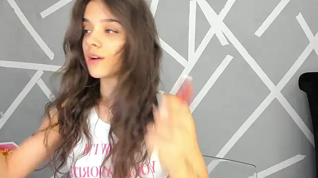 Snapshot of BabyAylin chatting on 9, 1, 2025 BabyAylin online show from 9, 1, 2025