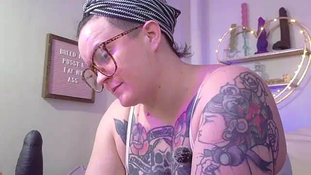 quinnmariexo online show from 8, 3, 2026