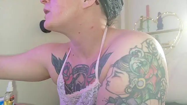 quinnmariexo online show from 27, 3, 2026