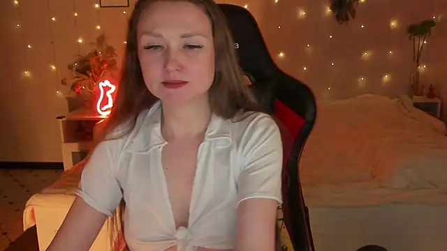 desperatehousewife   online show from 15, 3, 2026