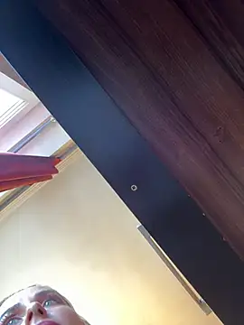 Hotmomcheckk  online show from 10, 3, 2025