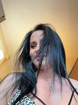 Hotmomcheckk  online show from 12, 11, 2025