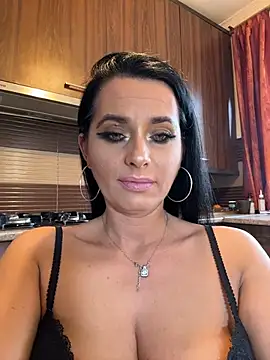 Hotmomcheckk  online show from 5, 2, 2026