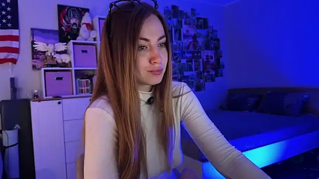 Snapshot of LinaWitch chatting on 4, 7, 2026 LinaWitch online show from 4, 7, 2026