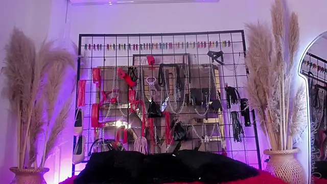 Snapshot of charrlotte_quinn chatting on 14, 3, 2025 charrlotte quinn online show from 14, 3, 2025