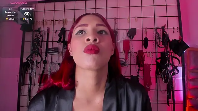 Snapshot of charrlotte_quinn chatting on 15, 1, 2026 charrlotte quinn online show from 15, 1, 2026