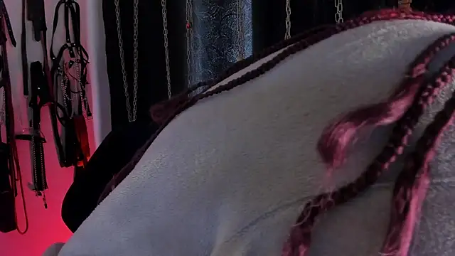 Snapshot of charrlotte_quinn chatting on 24, 2, 2026 charrlotte quinn online show from 24, 2, 2026