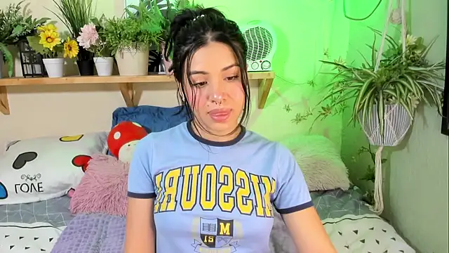 Snapshot of MiaaRose chatting on 21, 10, 2025 MiaaRose online show from 21, 10, 2025