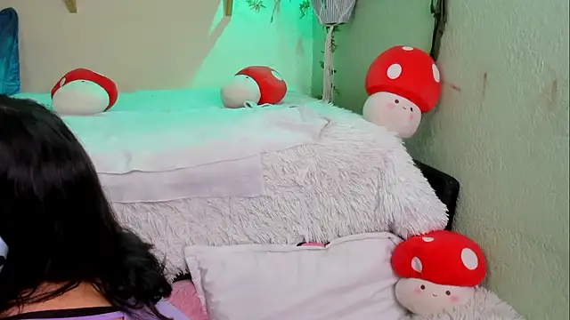 Snapshot of MiaaRose chatting on 26, 11, 2025 MiaaRose online show from 26, 11, 2025