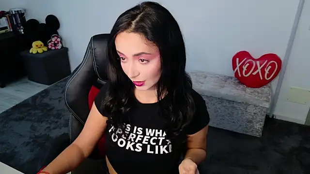 Snapshot of KatherineRyder chatting on 16, 11, 2025 KatherineRyder online show from 16, 11, 2025