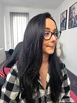 Snapshot of KatherineRyder chatting on 15, 4, 2026 KatherineRyder online show from 15, 4, 2026