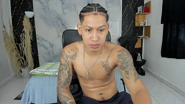 Snapshot of slim_master12 chatting on 6, 8, 2026 slim master12 online show from 6, 8, 2026