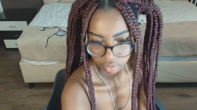 Snapshot of Raquel_jones chatting on 6, 2, 2025 Raquel jones online show from 6, 2, 2025