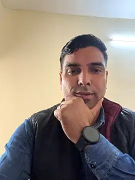 Snapshot of bull_4hottie chatting on 28, 11, 2025 bull 4hottie online show from 28, 11, 2025