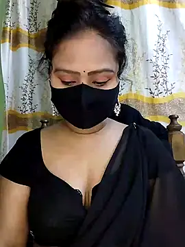 Idhika Paul online show from 8, 2, 2025