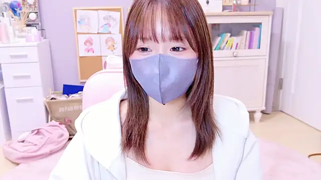 Yui-Ch online show from 21, 1, 2025