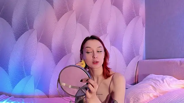 Snapshot of CrystalRey chatting on 1, 3, 2025 CrystalRey online show from 1, 3, 2025