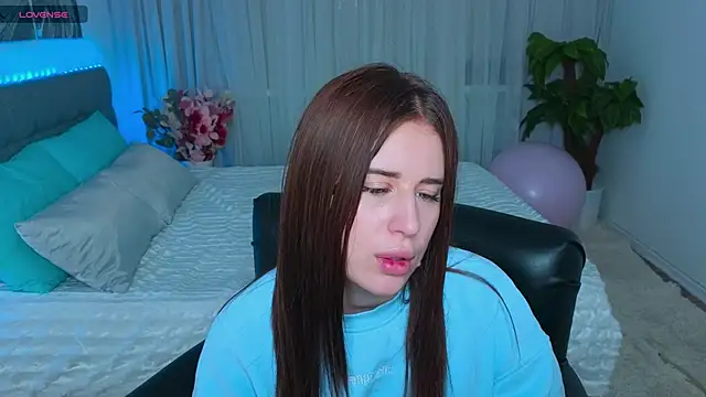 Snapshot of Milkissss chatting on 5, 2, 2025 Milkissss online show from 5, 2, 2025