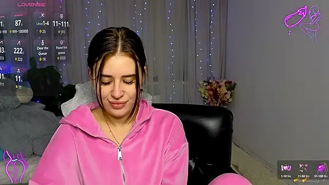 Snapshot of Milkissss chatting on 2, 10, 2025 Milkissss online show from 2, 10, 2025