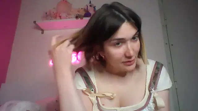 Icy  Diamond online show from 22, 4, 2026