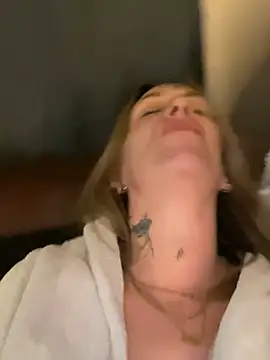 Snapshot of blondebitch2 chatting on 11, 1, 2025 blondebitch2 online show from 11, 1, 2025