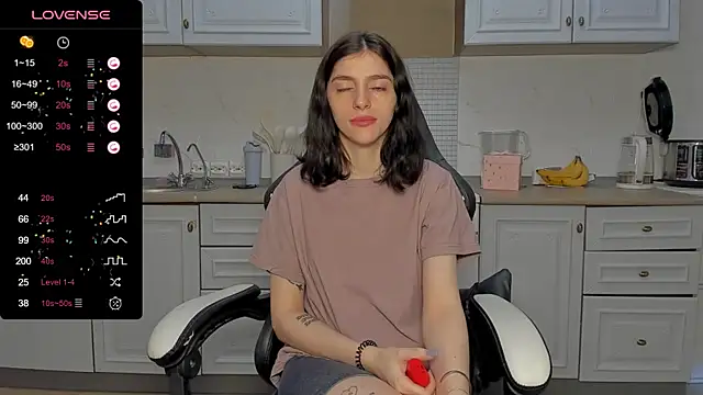 Snapshot of broosnica1 chatting on 12, 2, 2025 broosnica1 online show from 12, 2, 2025