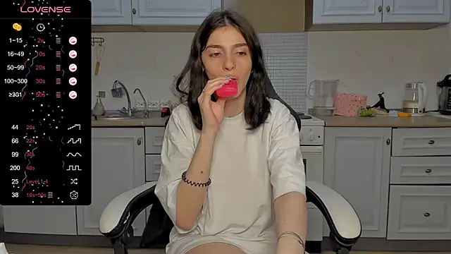 Snapshot of broosnica1 chatting on 22, 2, 2025 broosnica1 online show from 22, 2, 2025