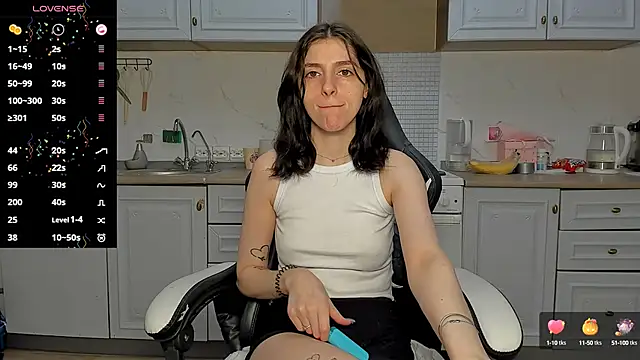 Snapshot of broosnica1 chatting on 8, 3, 2025 broosnica1 online show from 8, 3, 2025