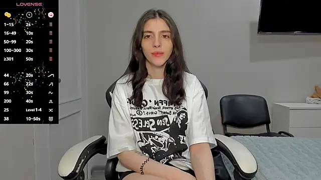 Snapshot of broosnica1 chatting on 11, 11, 2025 broosnica1 online show from 11, 11, 2025