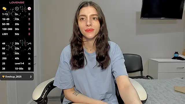 Snapshot of broosnica1 chatting on 1, 12, 2025 broosnica1 online show from 1, 12, 2025