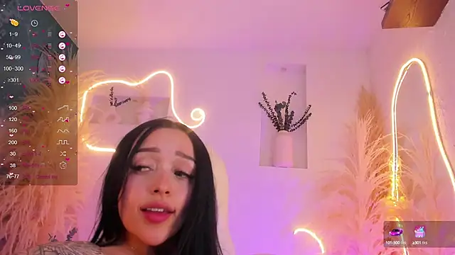 Snapshot of ViolettaHotLatin_ chatting on 25, 2, 2025 ViolettaHotLatin online show from 25, 2, 2025