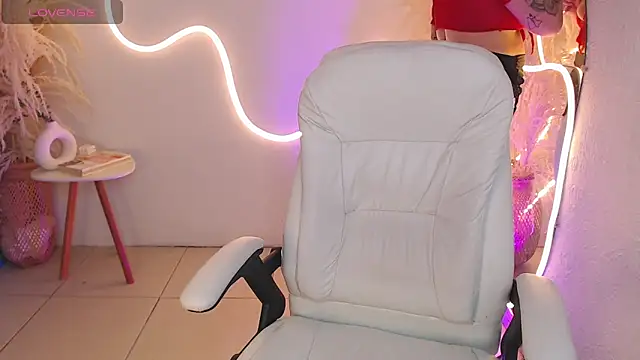 Snapshot of ViolettaHotLatin_ chatting on 20, 9, 2025 ViolettaHotLatin online show from 20, 9, 2025