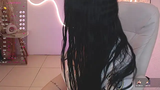 Snapshot of ViolettaHotLatin_ chatting on 4, 11, 2025 ViolettaHotLatin online show from 4, 11, 2025