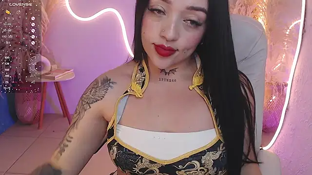 Snapshot of ViolettaHotLatin_ chatting on 24, 11, 2025 ViolettaHotLatin online show from 24, 11, 2025