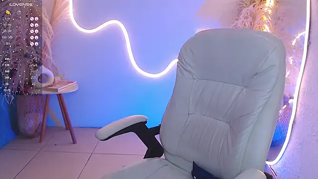 Snapshot of ViolettaHotLatin_ chatting on 26, 11, 2025 ViolettaHotLatin online show from 26, 11, 2025