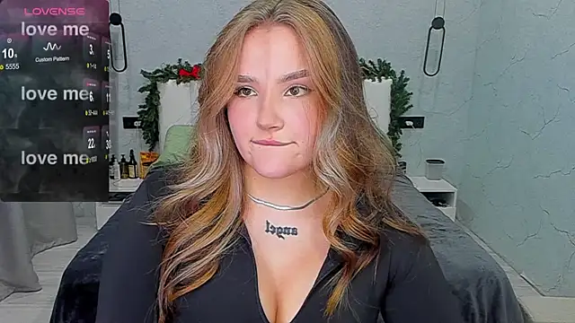 Snapshot of little_m0use chatting on 29, 11, 2025 little m0use online show from 29, 11, 2025