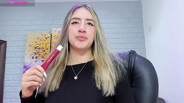  AlejaCruz  online show from 19, 12, 2025