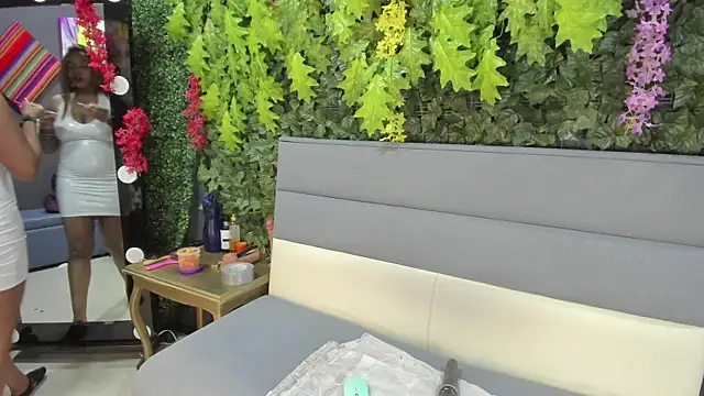 Snapshot of Charlotte__Brown_ chatting on 4, 1, 2025 Charlotte Brown online show from 4, 1, 2025