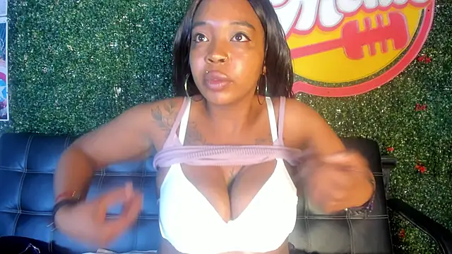 Snapshot of Charlotte__Brown_ chatting on 26, 9, 2025 Charlotte Brown online show from 26, 9, 2025