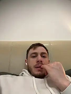 Snapshot of Julian128 chatting on 3, 3, 2025 Julian128 online show from 3, 3, 2025