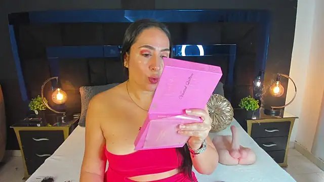 MayraVegas online show from 19, 2, 2025