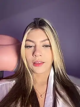 Snapshot of selenne_schmitt chatting on 15, 1, 2025 selenne schmitt online show from 15, 1, 2025