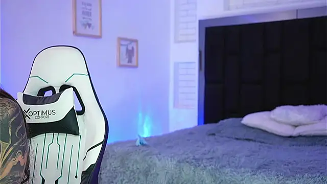 Marianamonroe  online show from 5, 1, 2026