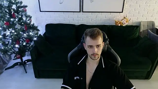 Larstar01 online show from 6, 12, 2024