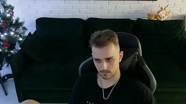 Larstar01 online show from 15, 12, 2024