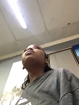 Nicole Liam  online show from 3, 12, 2025