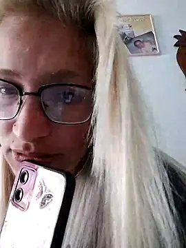 Snapshot of rusher27 chatting on 10, 9, 2025 rusher27 online show from 10, 9, 2025