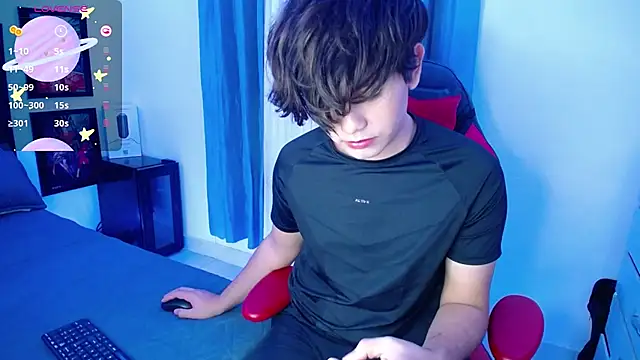 Snapshot of andyboy- chatting on 6, 3, 2025 andyboy- online show from 6, 3, 2025