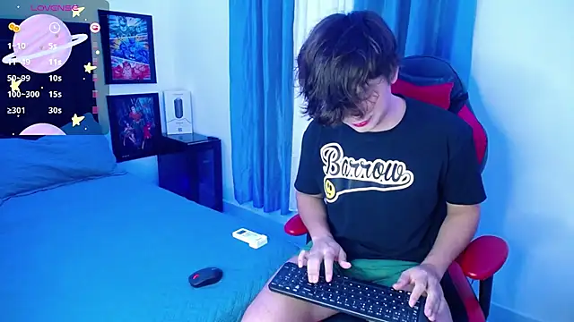 Snapshot of andyboy- chatting on 6, 3, 2025 andyboy- online show from 6, 3, 2025