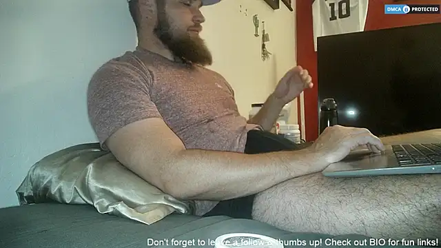 Snapshot of dikdowndaddy chatting on 8, 7, 2026 dikdowndaddy online show from 8, 7, 2026